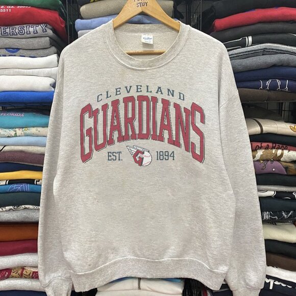 Cleveland Guardians Baseball Sweatshirt, Retro 90s Cleveland Guardians Shirt Tee - Picture 1 of 2